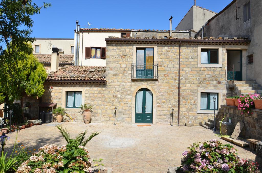Mistretta La Carretteria Guest House חדר תמונה